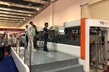 Hoja automática del PLC que sella la máquina que corta con tintas con el desmontaje de 1060 x 740m m