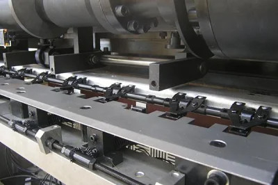 Hoja automática rotatoria que sella la máquina que corta con tintas 750 x 560m m