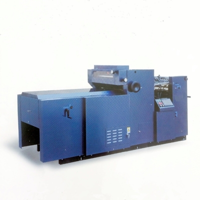 Máquina que barniza 620 x 450 para el pequeño punto del formato y total ULTRAVIOLETA