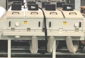 Máquina satinada de pulido del barniz ULTRAVIOLETA automático para el cartón