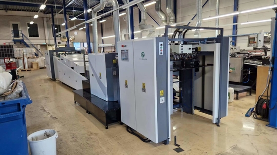 Máquina de recubrimiento de puntos y recubrimientos generales UV con alta velocidad 9000 hojas/hora