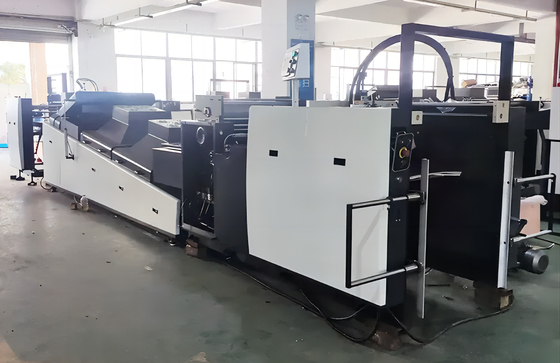 Máquina automática de recubrimiento UV de alta velocidad para pequeños formatos