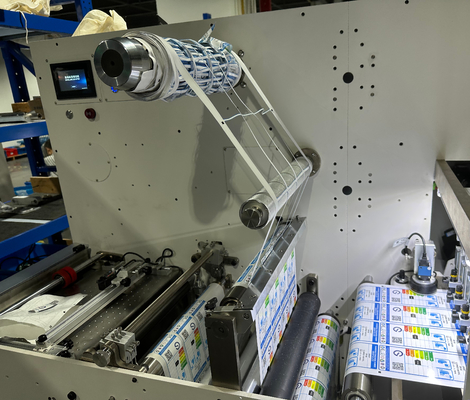Etiquetador automático de acabado de etiqueta digital todo en uno Etiquetador de corte a presión con laminado de corte y lámina
