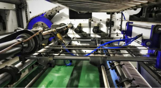 Máquina automática para cortar y descascar con dispositivo de desmontaje automático