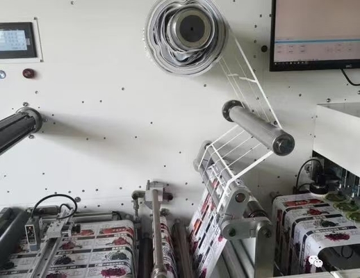 Máquina de corte de etiquetas digitales de rodillo a rodillo con opción de laminación 27 M/min