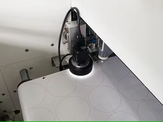 Cortador de láser digital de rollo a hoja con velocidad de corte máxima de 27 m/min y anchura de etiqueta máxima de 330 mm