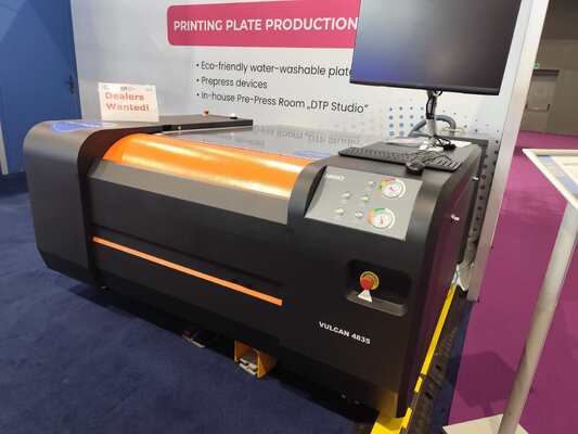 Máquina de placa CTP con grabado láser de impresión flexográfica digital de 0,4 m2/h con tamaño máximo de grabado de 1270x900 mm y tecnología de pantalla digital 3D