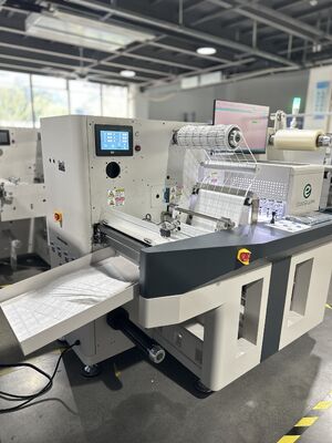 máquina que corta con tintas la cuchilla del motor de la etiqueta del rollo de 330m m Digitaces