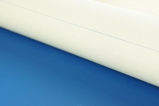 Manta de goma de la impresión en offset de 3 capas con capa compresible de la célula cercana