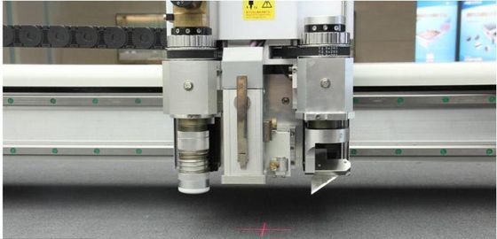 6 hoja de la cartulina de AXIS 7.5kw que sella la máquina que corta con tintas