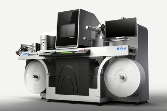 El barnizar ULTRAVIOLETA y hoja de la etiqueta de EcooSpark Digital que sellan la máquina del aumento