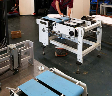 125S Silla de costura de compensación apilador 15000 ciclos/H 660 mm de alimentación